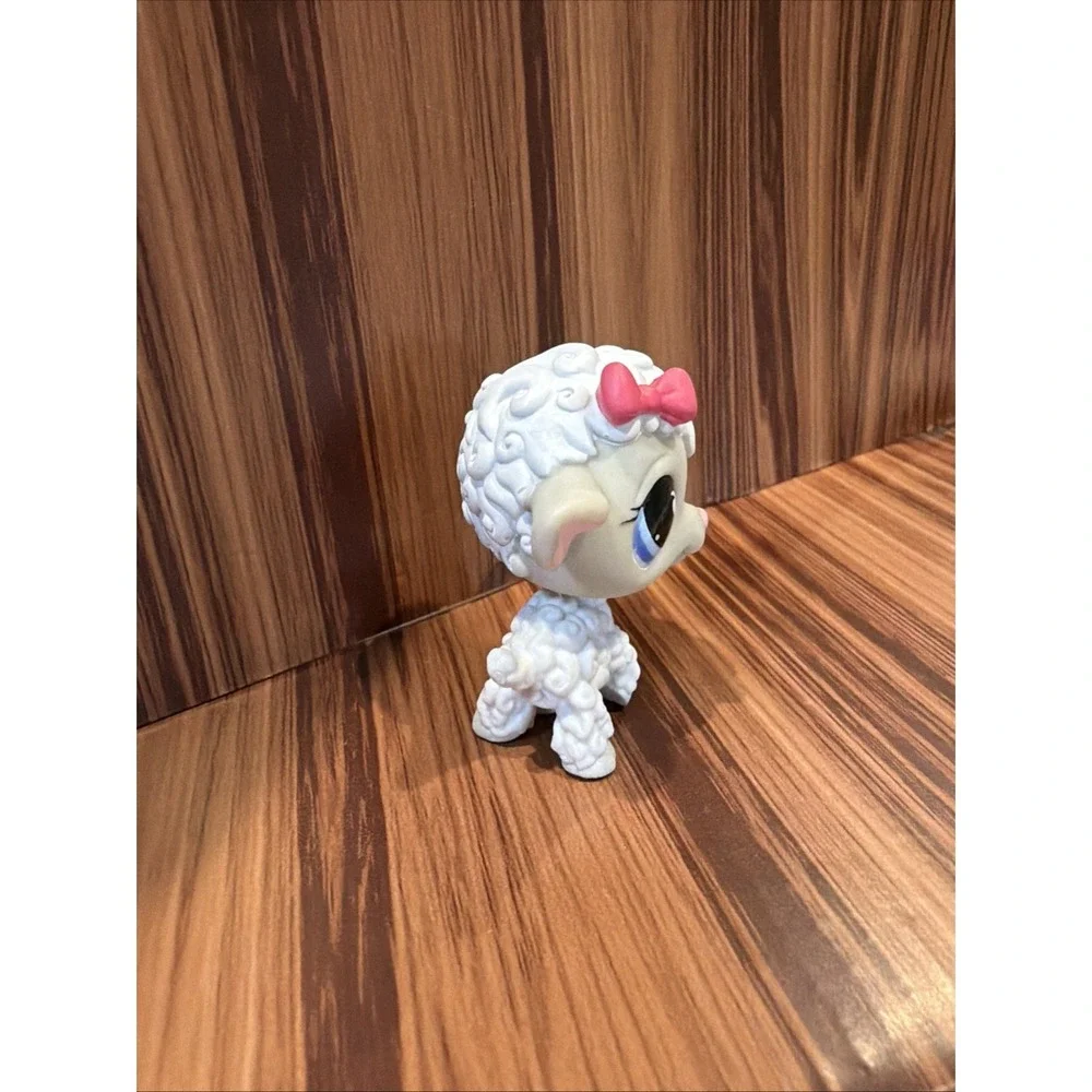 Littlest Pet Shop LPS White Lamb With Pink Bow And Blue Eyes LPS #396